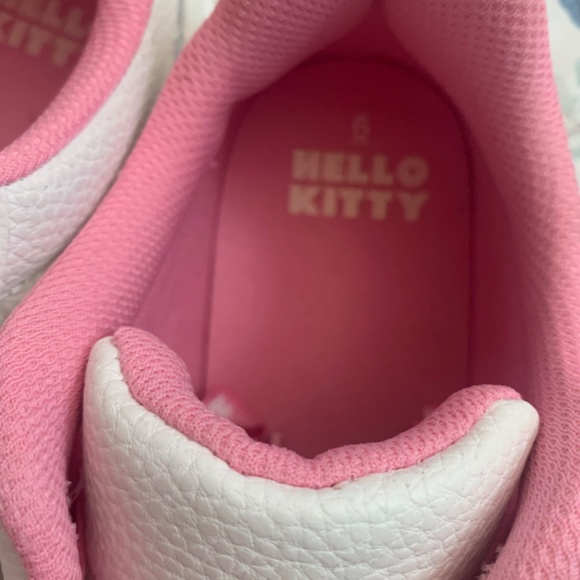 Hello Kitty Size 6 Kids or 8 Women’s Sneakers - Picture 6 of 9